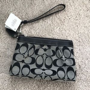 BRAND NEW COACH Signature Wristlet